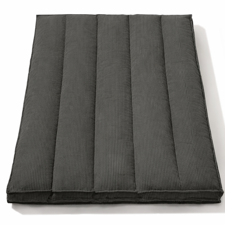 Futon déhoussable gris foncé, coutures verticales et velours côtelée.