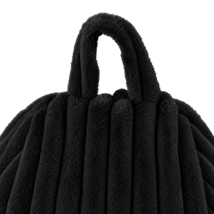 Pouf poire déhoussable en fourrure côtelée, vue rapprochée de la poignée. 