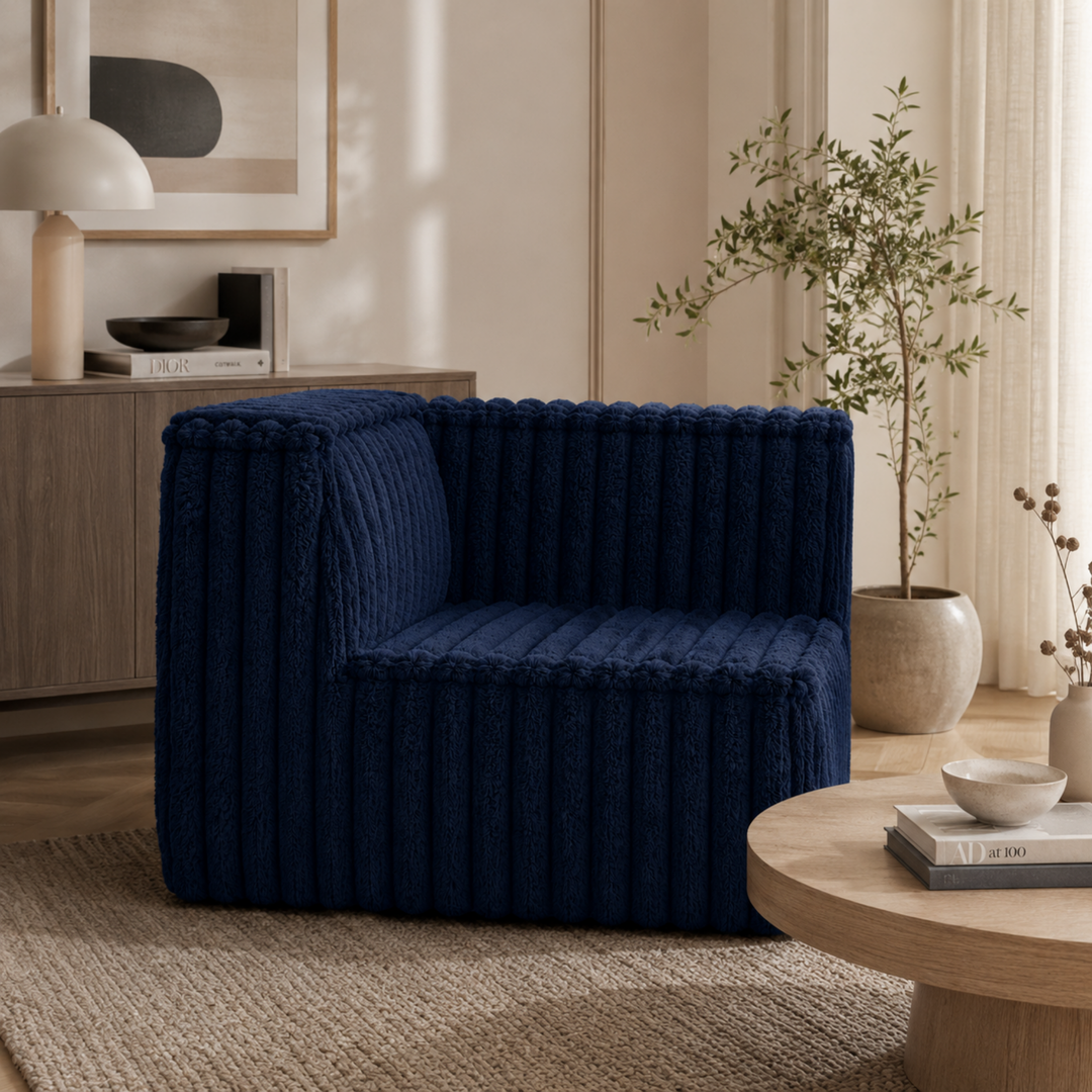 Module d’angle gauche pour canapé modulable déhoussable en fourrure côtelée, bleu foncé, vue en intérieur